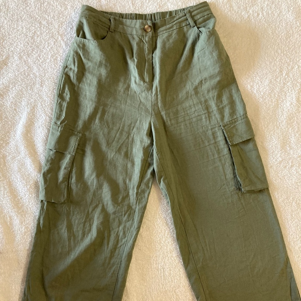 Light green cargo pants. Size Large.